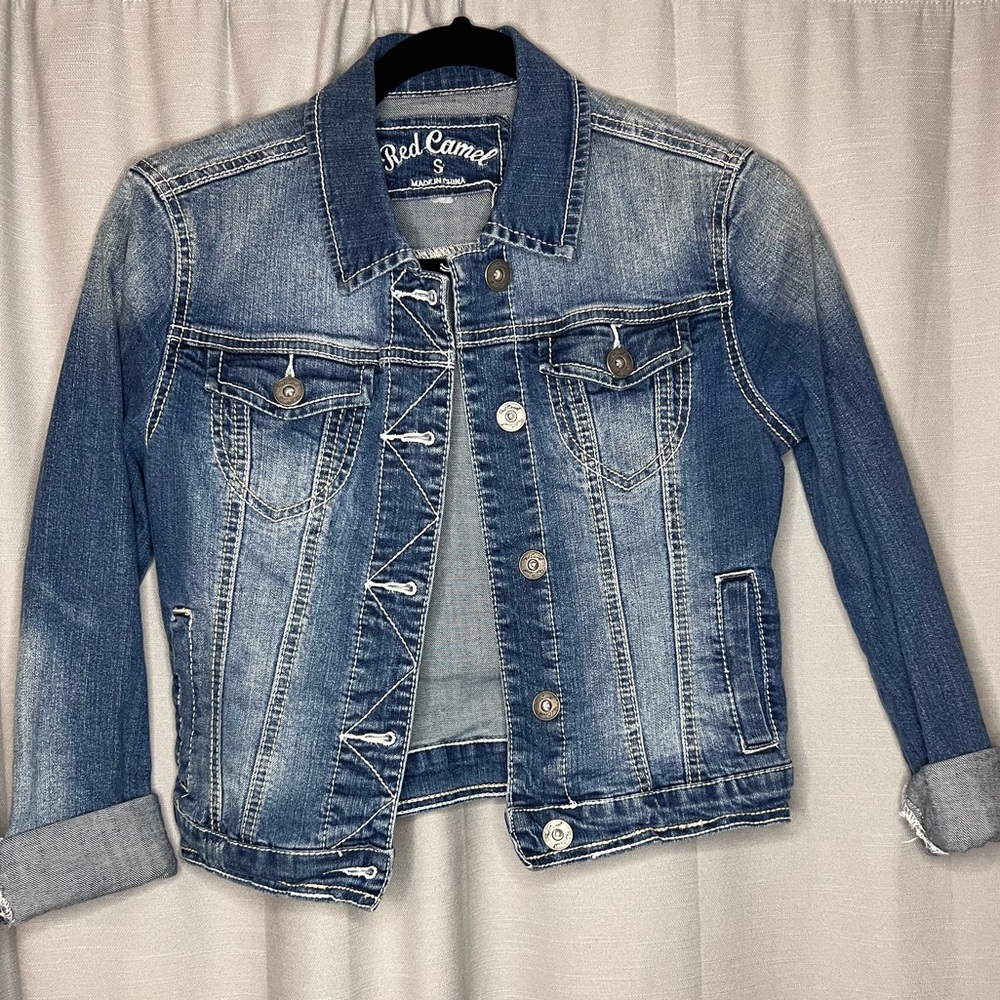Red Camel Cropped Button Down Jean Jacket Size S